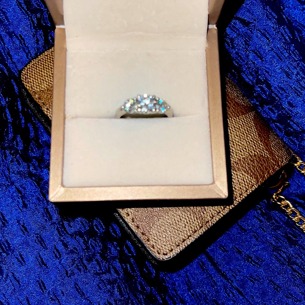 Moissanite ring. S925 band.